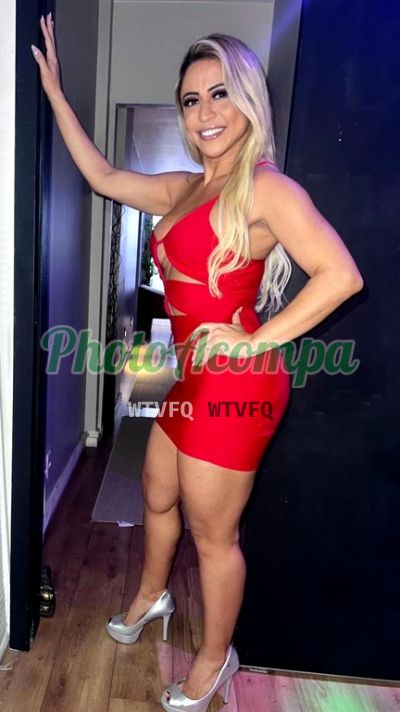 Nicole Vaz, mulher que faz massagens eróticas em Copacabana (RJ)