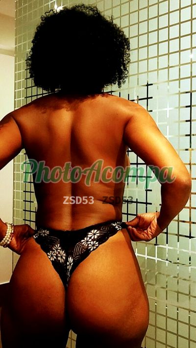Lorena, mulher que faz massagens eróticas na Barra da Tijuca (RJ)