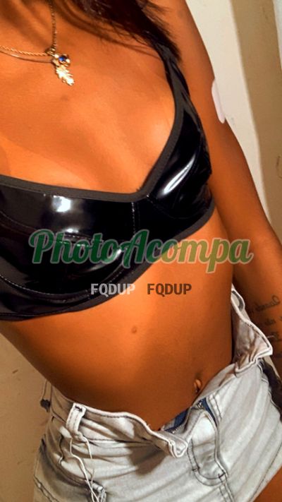 Morena 22 cm, travesti no Centro (RJ)