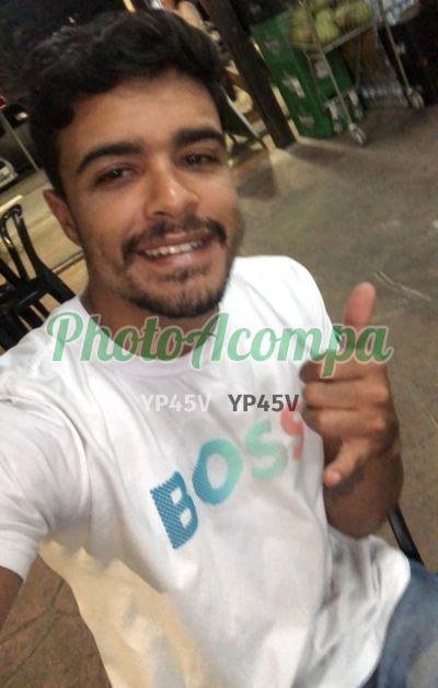 Ricardo, garoto de programa no Guarujá
