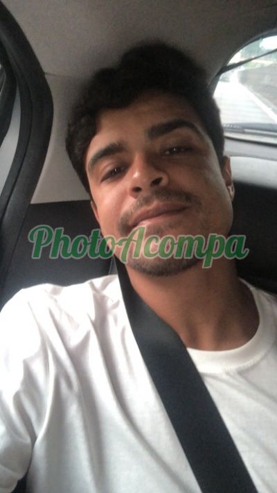 Ricardo, garoto de programa no Guarujá