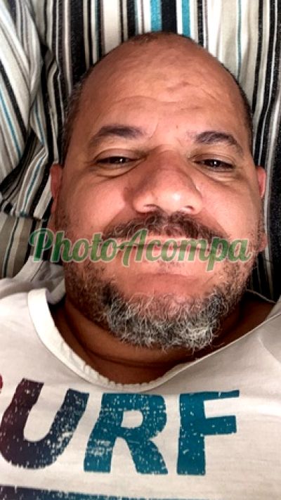 Edu, homem que faz massagens eróticas em Cosmópolis