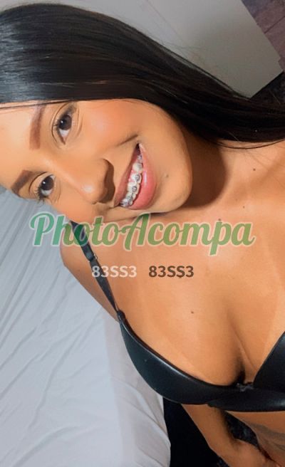 Rebeca Goulart, mulher que faz videochamadas e sexting