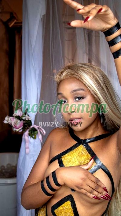 Gih, mulher que faz videochamadas e sexting