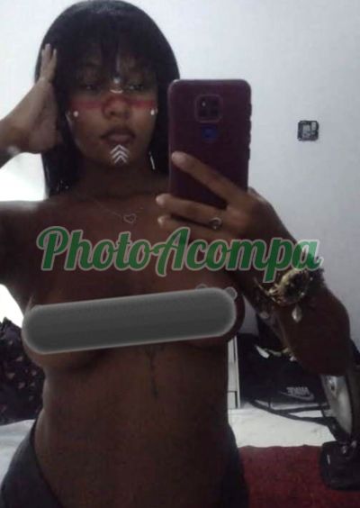 Paloma Safra, mulher que faz videochamadas e sexting