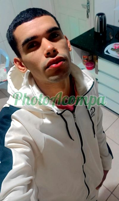 Vinícius, garoto de programa em Araucária