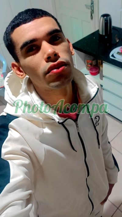 Vinícius, garoto de programa em Araucária