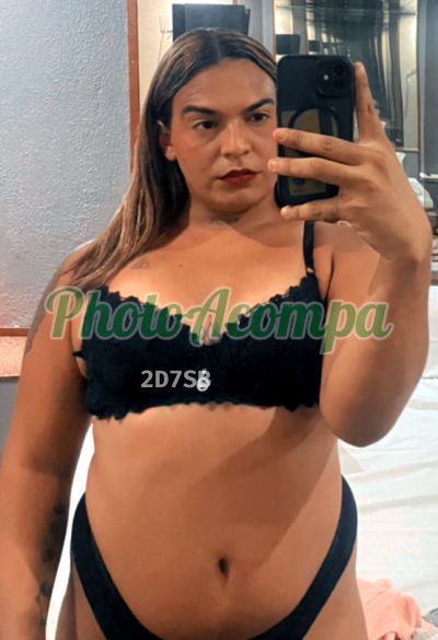 Nicole Praiano, travesti na Lapa (RJ)