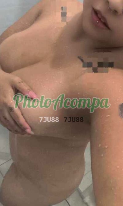 Anita, mulher que faz videochamadas e sexting
