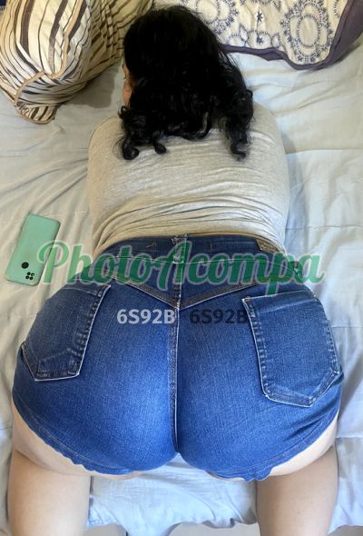 Kimberly, mulher que faz videochamadas e sexting