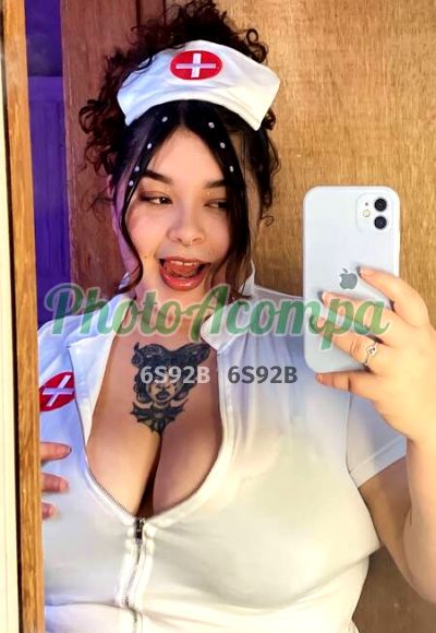 Kimberly, mulher que faz videochamadas e sexting