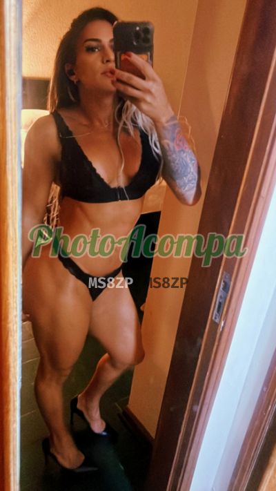 Helen, mulher que faz videochamadas e sexting