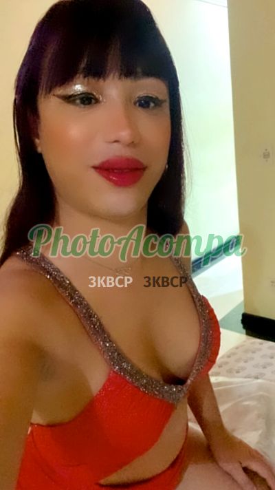 Karoline, travesti no Guarujá