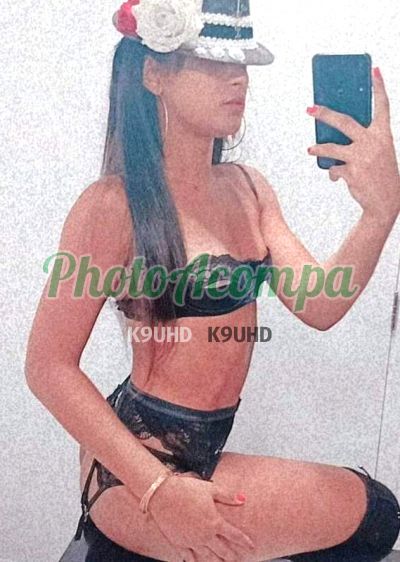 Rebecca, transex em Copacabana (RJ)