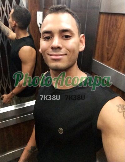 Paulo, garoto de programa em Copacabana (RJ)