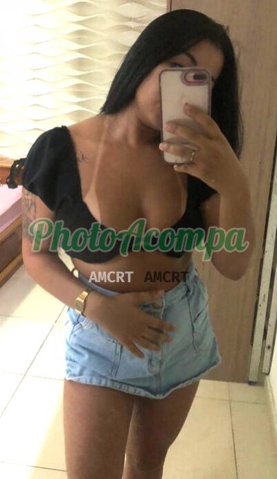Mariana Rio, mulher que faz videochamadas e sexting