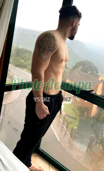 Daniel Medeiros, garoto de programa em Porto Alegre