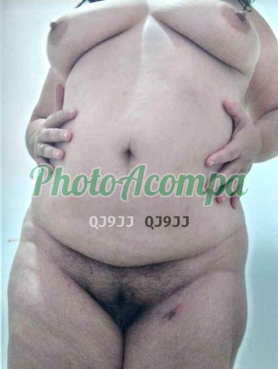 Lua, mulher que faz videochamadas e sexting
