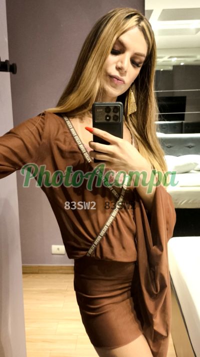 Bia Melo, travesti no Centro (RJ)