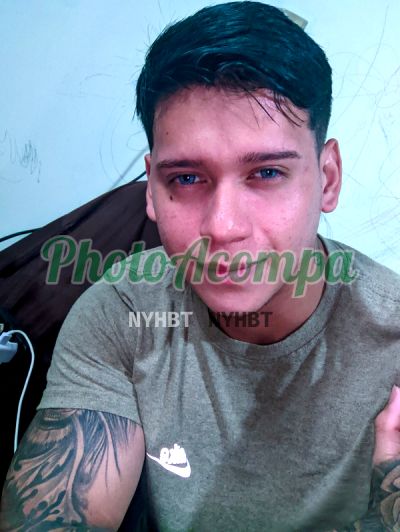Neto, homem que faz massagens eróticas em Belém