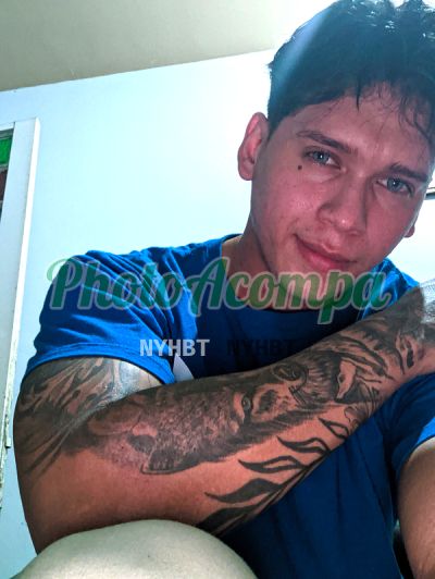 Neto, homem que faz massagens eróticas em Belém
