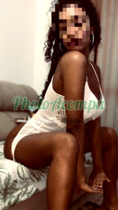 Agatha, escort no Guarujá