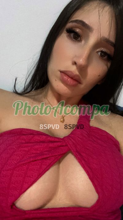 Júlia, mulher que faz videochamadas e sexting