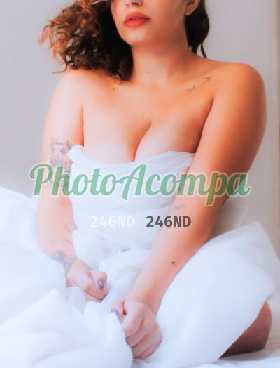 Docemia, mulher que faz videochamadas e sexting