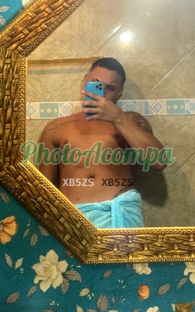 Kevin, garoto de programa em Niterói