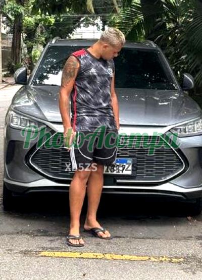 Kevin, garoto de programa em Niterói