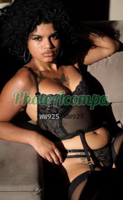 Pretinha ninfeta, escort em Foz do Iguaçu