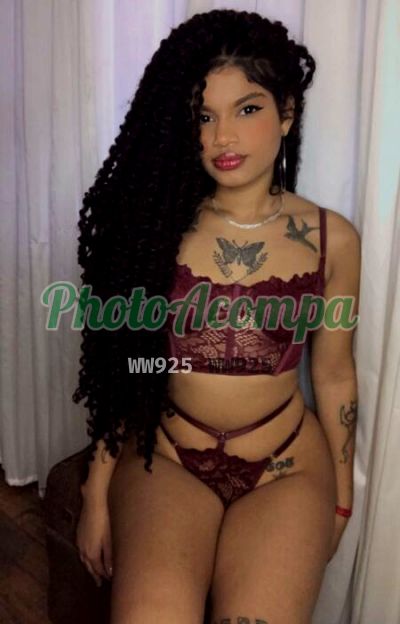 Pretinha ninfeta, garota de programa em Foz do Iguaçu