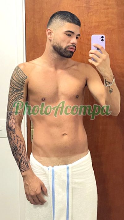 Vinícius, Garoto de programa em Florianópolis