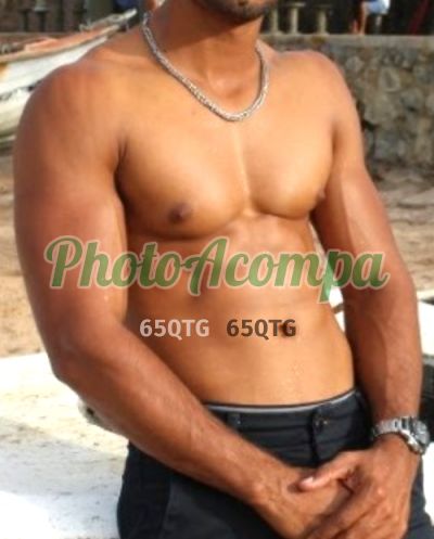Felipe Max, homem que faz massagens eróticas em Salvador