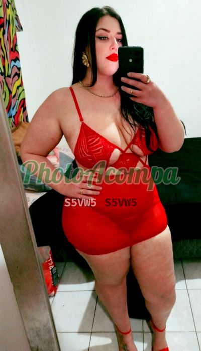 Marcela Campos, mulher que faz videochamadas e sexting