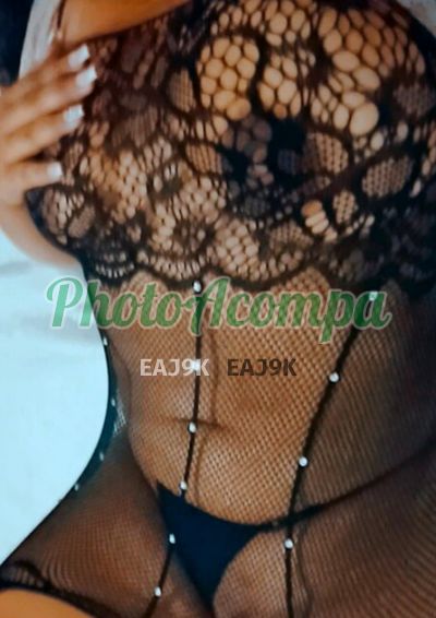 Strawberry, mulher que faz videochamadas e sexting