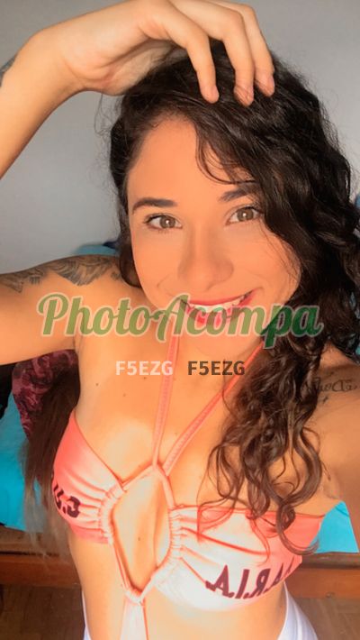 Pérola, mulher que faz massagens eróticas no Centro (RJ)