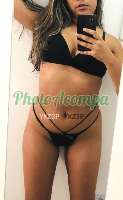 Julinha, mulher que faz videochamadas e sexting