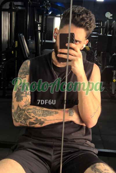 Leo, garoto de programa em São Paulo