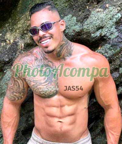 Bruno, garoto de programa no Centro (RJ)