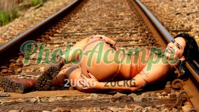 Aurora, mulher que faz videochamadas e sexting