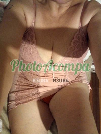 Manuela, mulher que faz videochamadas e sexting