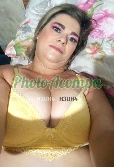 Manuela, mulher que faz videochamadas e sexting
