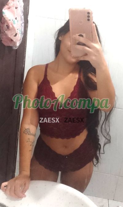 Morena Oliveira, mulher que faz videochamadas e sexting