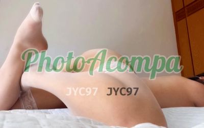 Mel, mulher que faz videochamadas e sexting
