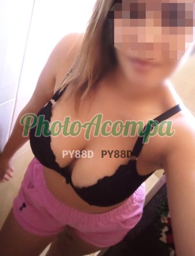 Lorena, mulher que faz videochamadas e sexting