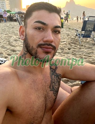 Felipe, garoto de programa em Copacabana (RJ)