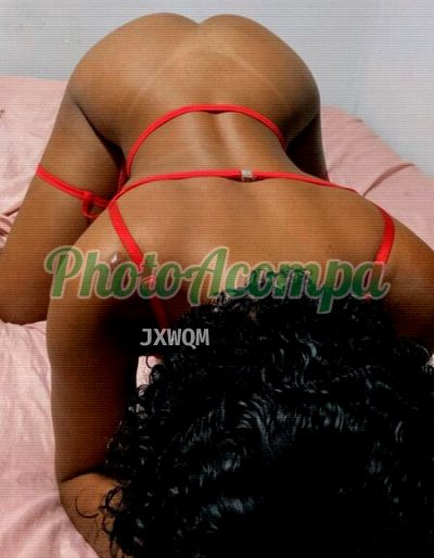 Júlia, escort no Guarujá