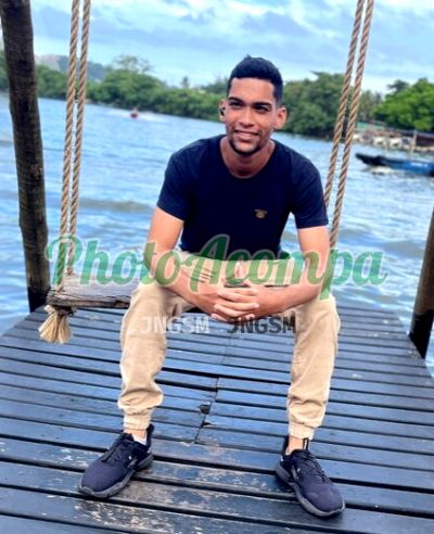 Januário, homem que faz massagens eróticas no Recreio dos Bandeirantes (RJ)