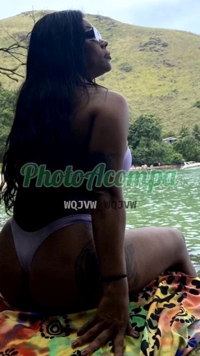 Melzinha, mulher que faz videochamadas e sexting